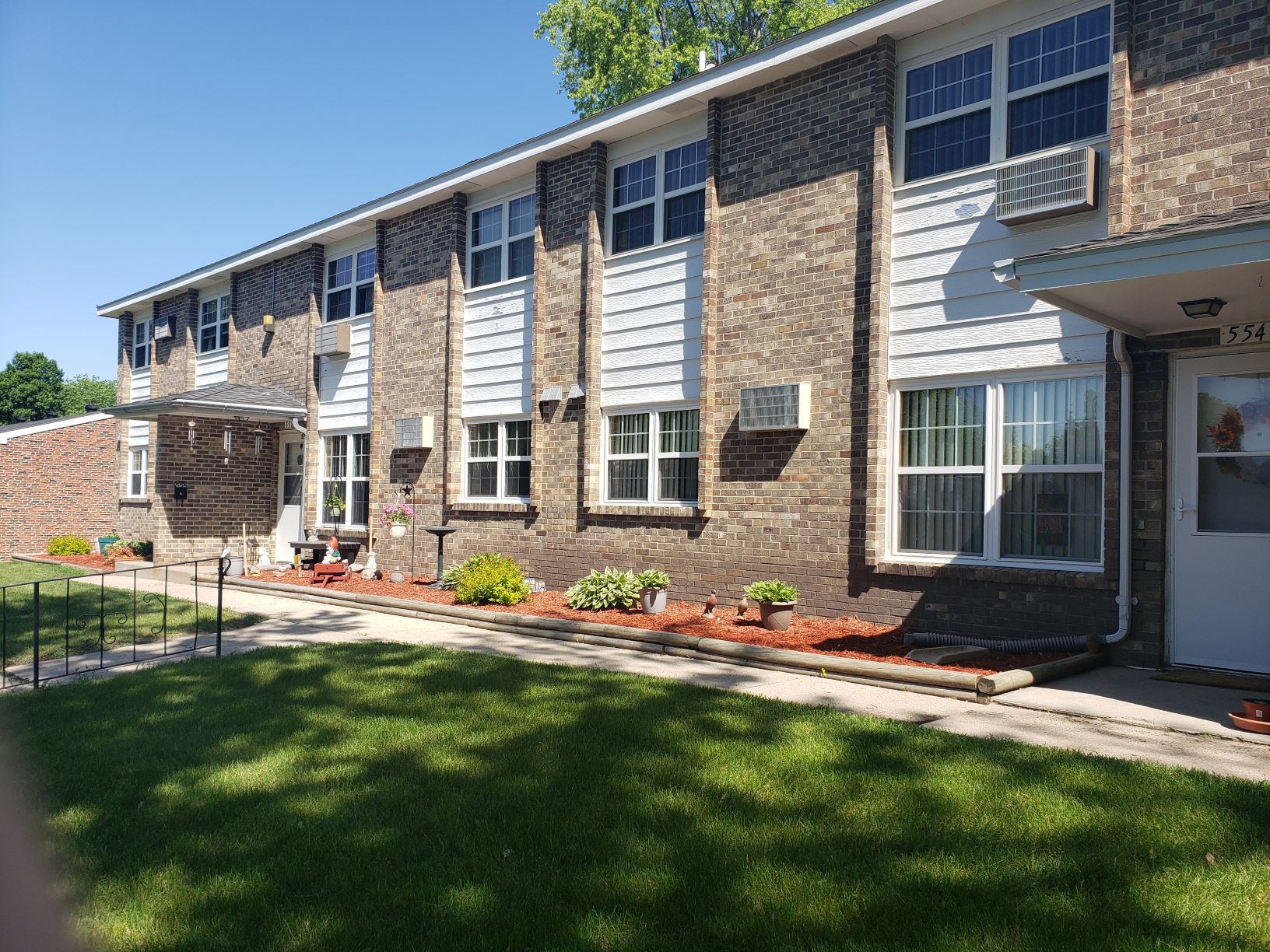 Colonial Village Apartments and Townhouses Apartment Rentals in